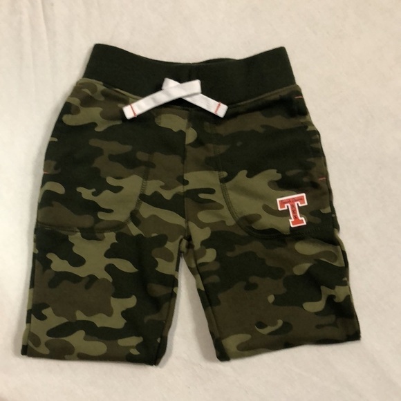 5/$10 Boys size 4 camouflage sweatpants - Picture 3 of 8